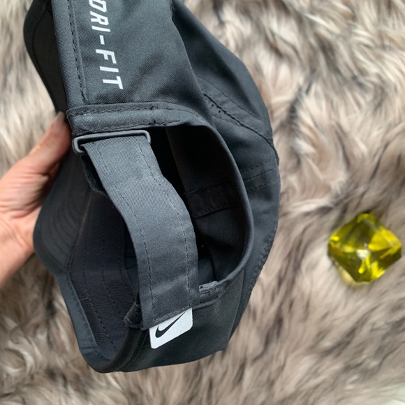 Nike Dri-fit hat - Picture 3 of 3